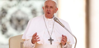 Papież też popełnia błędy. Teraz się tłumaczy