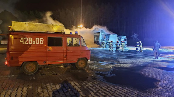 Pożar ciężarówek fot. KP PSP Świebodzin