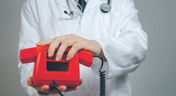 W warunkach epidemii chorego psychicznie można wysłuchać również przez telefon [OPINIA]