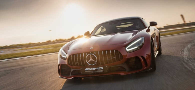 AMG Driving Academy nauczy Polaków jeździć. Pokora przyjdzie szybko