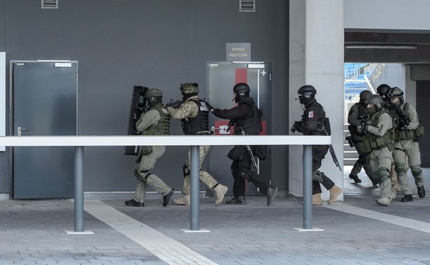 Hotele, trasy przejazdów i Stadion Narodowy pod specjalną ochroną