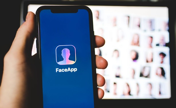 Złote żniwa dla FaceApp. Aplikacja w 10 dni zarobiła ponad milion dolarów