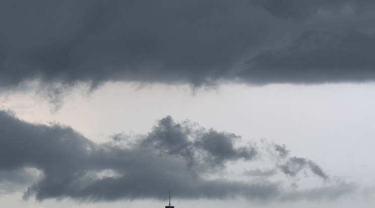 Sötét fellegek gyülekeztek a Cape Canaveral-i űrközpont fölött /Foto: Getty Images