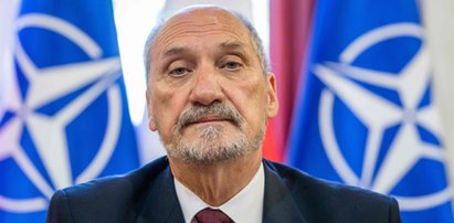 Macierewicz przepłaca za traktory dwa razy!