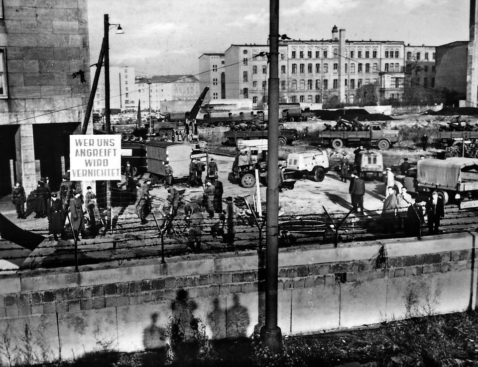 Okolice dzisiejszego muzeum "Topografia Terroru" w 1962 roku, gdy stał tam Mur Berliński