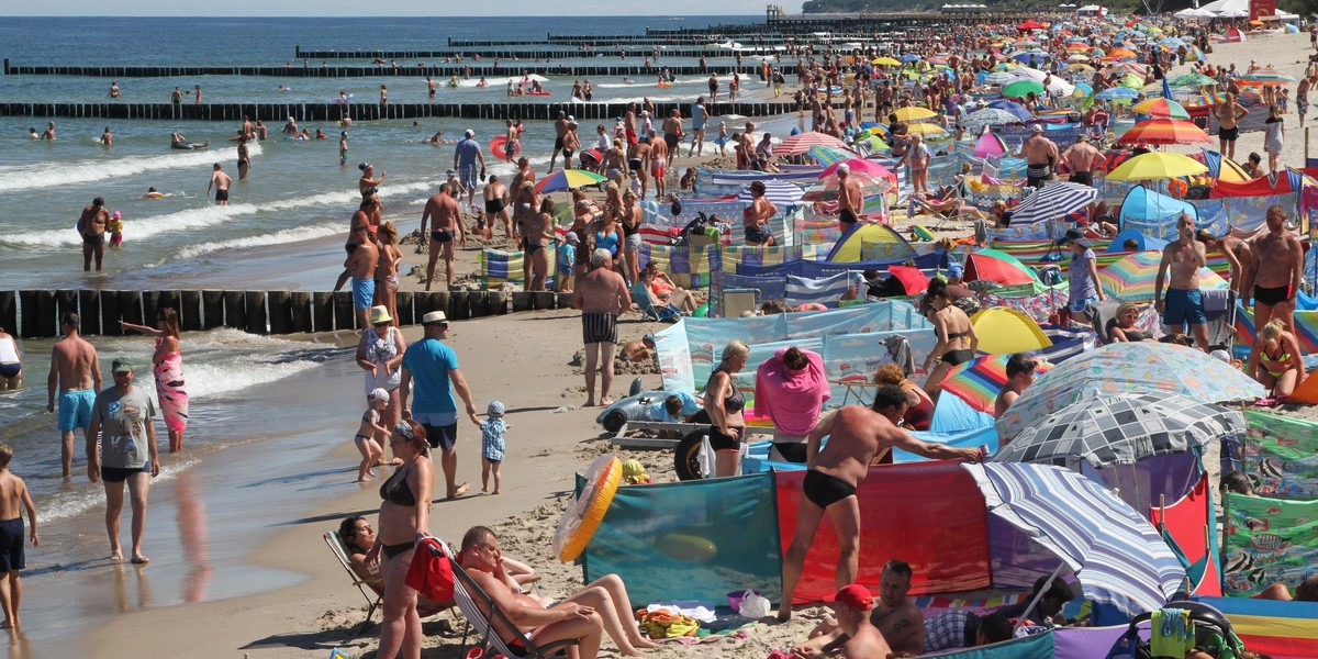 Turyści szturmują polskie plaże