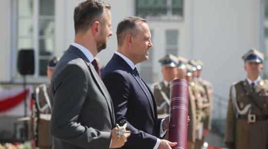 Prezydent Karol Nawrocki wręczył pierwsze nominacje generalskie
