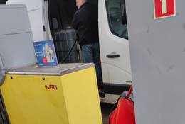Właściciele małych stacji kupują paliwo… na stacjach konkurencji. Taniej niż w hurcie!