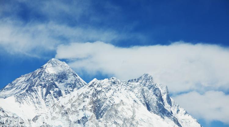 Újabb nyolcezer méter feletti hegycsúcsok megmászására készülnek magyar hegymászók