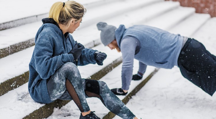 Hogyan kell téliesíteni az edzőcipődet? Ezzel a 4 tippel mindig melegen tarthatod benne a lábadat a hideg évszakokban is Fotó: Getty Images