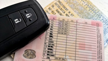 kierowcy oszukani "na wezwanie". tysiące złotych znikają w oczach