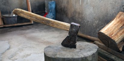 Z siekierą na komornika. Sąd łagodzi karę, bo urzędnik się pomylił!