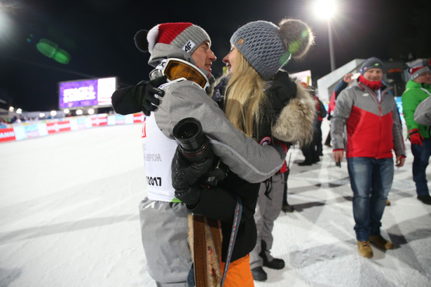 Kamil Stoch: Zasłużyliśmy na złoto! Każdy z nas skakał najlepiej jak potrafi i to po prostu wystarczyło