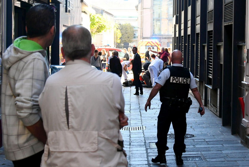 Atak nożownika we Francji. Nie żyje szef policji