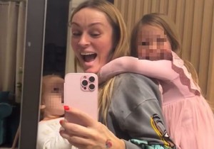 Anabela Atijas sa unukama