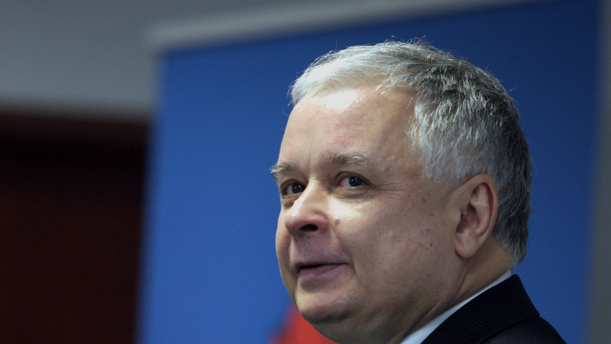 Prezydent Lech Kaczyński nie dokona uroczystego przecięcia wstęgi na zakończenie rekultywacji posiarkowych terenów nad zalewem machowskim - informuje serwis echodnia.eu.