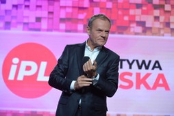 Przewodniczący Platformy Obywatelskiej Donald Tusk podczas konwencji partii Inicjatywa Polska