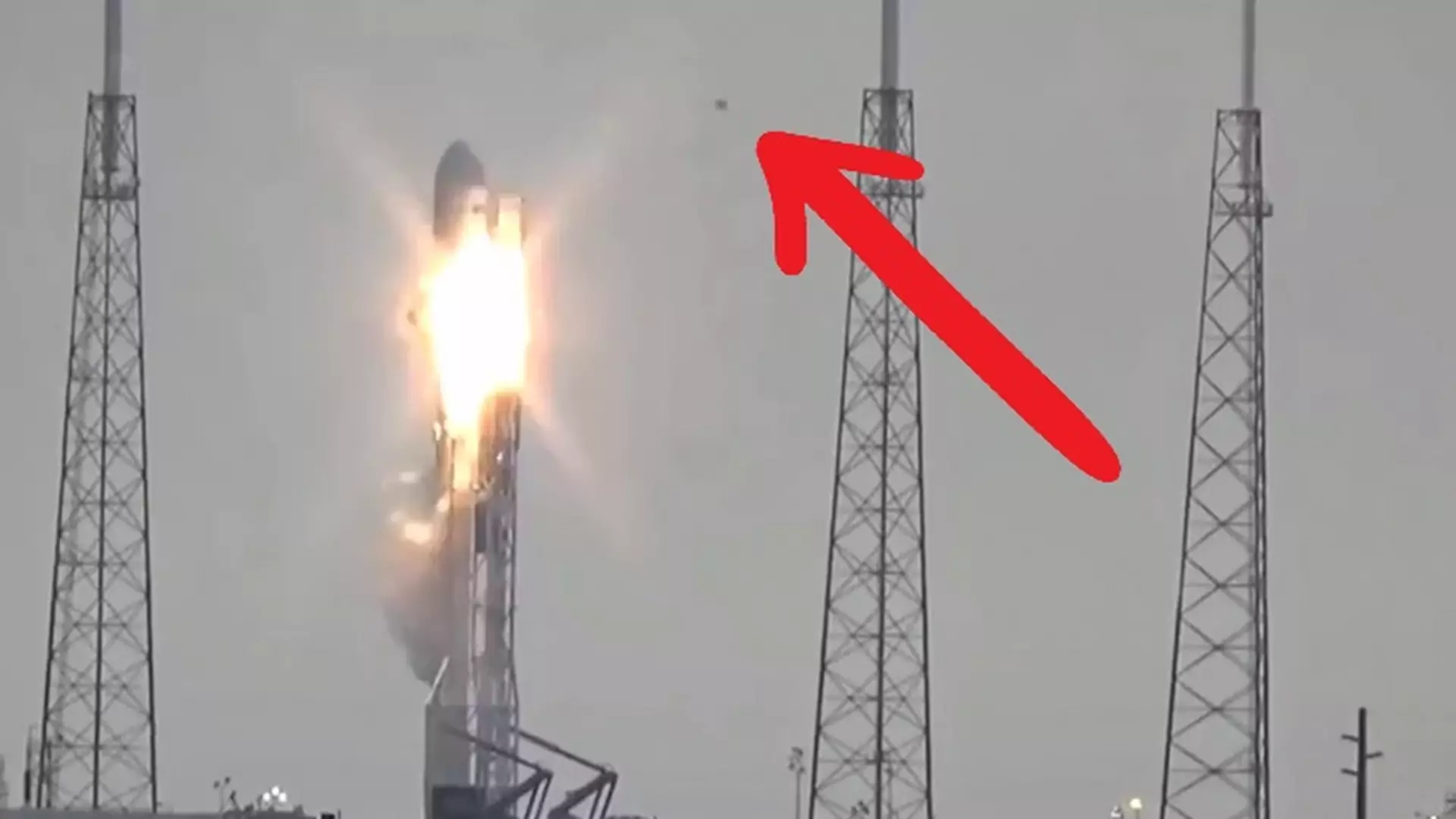 Mnożą się teorie spiskowe na temat wybuchu rakiety SpaceX. Ma to być sprawka kosmitów