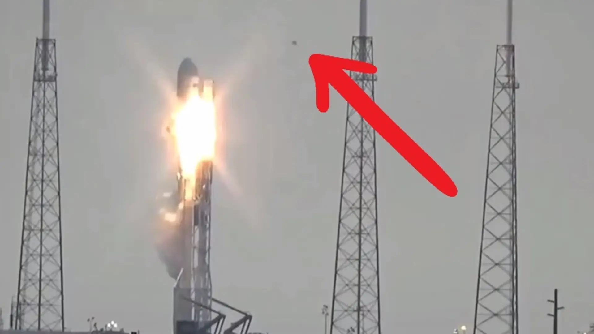 Mnożą się teorie spiskowe na temat wybuchu rakiety SpaceX. Ma to być sprawka kosmitów