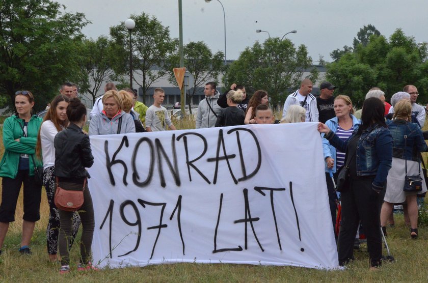 W urodziny Konrada przed szpitalem odbył się protest