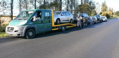 Tylko Polak mógł to wymyśleć! Zrobił pociąg z samochodów