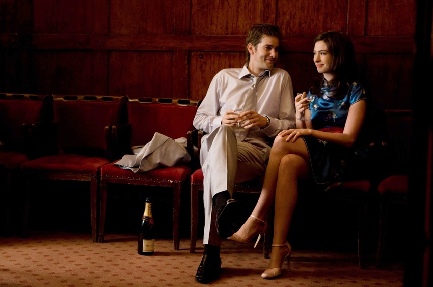 En Hatavej i Džejms Sturdžis u romantičnoj komediji "Jedan dan"