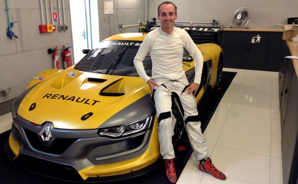 Robert Kubica wraca do gry. Polak za kierownicą Renault Sport R.S.01 [FOTO]