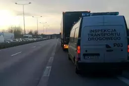 Przegapił zjazd - przez 2 km cofał TIR-em na autostradzie