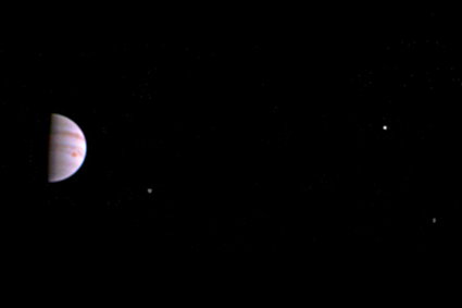 Sonda Juno przesłała pierwsze zdjęcie z orbity Jowisza
