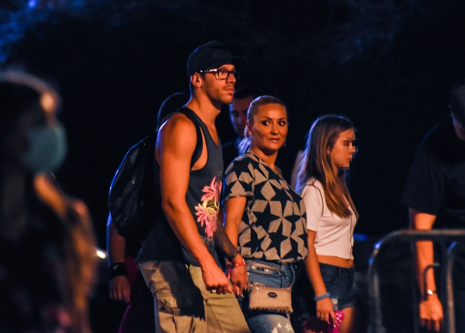 Goca Tržan sa mužem i ćerkom