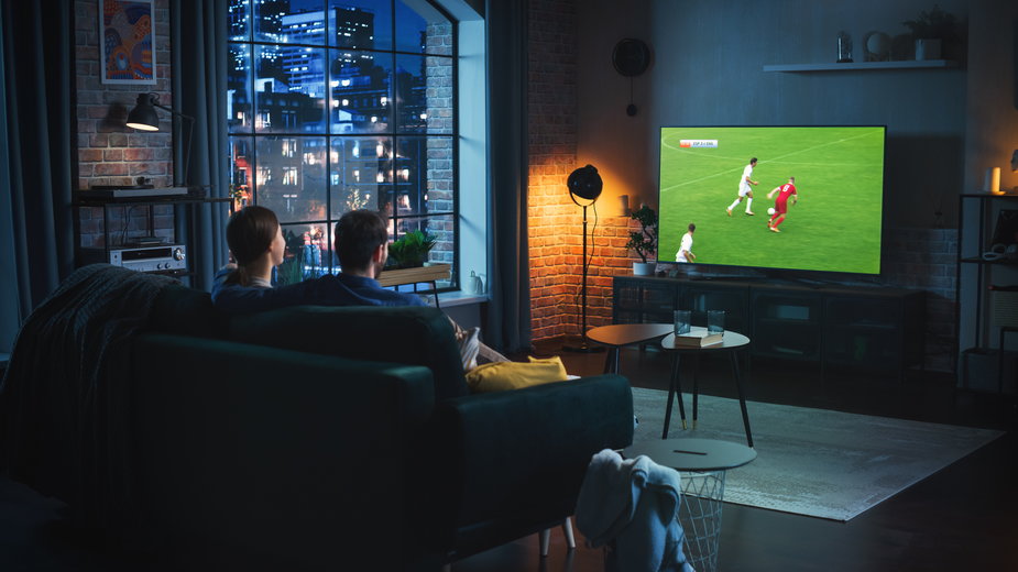 Telewizor z dużym ekranem zapewni mnóstwo sportowych emocji