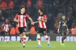 Liga angielska: Gol Bednarka w przegranym meczu. Wpadka Manchesteru City [WIDEO]