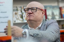 Ulubiony bohater fanów thrillerów wraca z nowym śledztwem. Zagadka laureata Nobla i  tafofobia