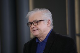 Cimoszewicz: Nie chcę wyśmiewać Orbana, ale to zawodnik wagi muszej