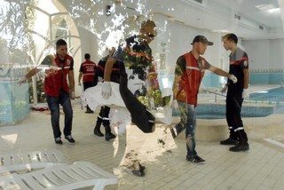 Wstrząsające relacje z Tunezji: Zasłonił ją ciałem i kazał powiedzieć dzieciom, że je kocha