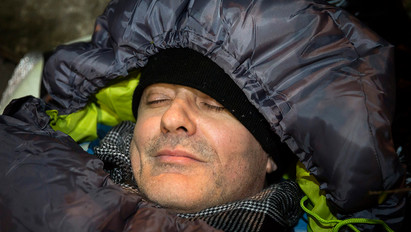 "Volt egy pont, mikor úgy éreztem feladom" - Hajléktalanként a szabadban aludt Abaházi Csaba