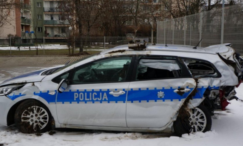 Zabełków, Krzyżanowice. Wypadek radiowozu, ranni policjanci