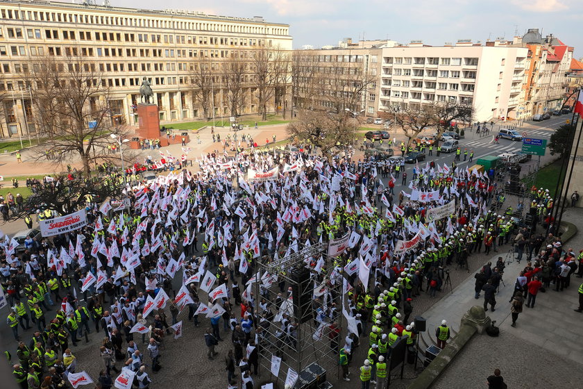 Pikieta Solidarności pod Urzędem Wojewódzkim w Katowicach