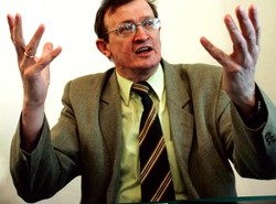 Cymański wysyła Tuska do psychologa