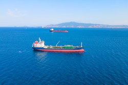 Mimo blokady jest poprawa. Statki wracają na Ormuz