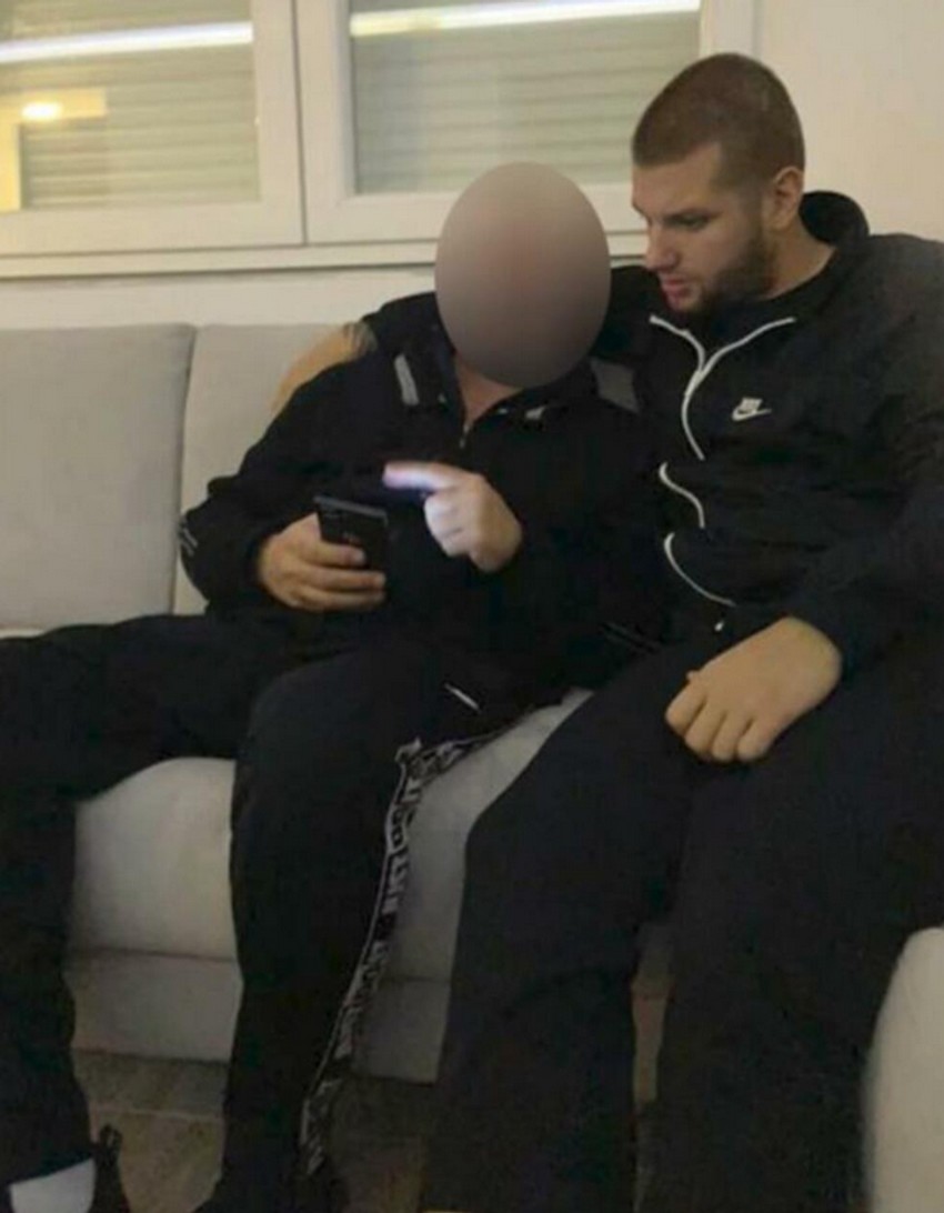 Marko Miljković grli žrtvu škaljarca M. R.