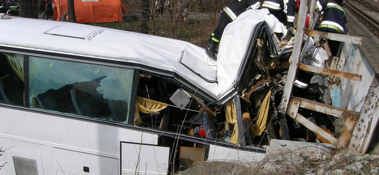 Wypadek autokaru. 30 dzieci rannych