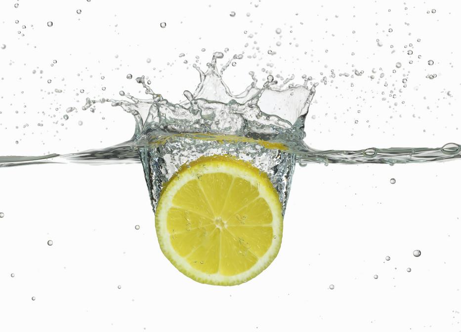 Döbbenetes, ami most kiderült: mégsem jó a citromos víz?