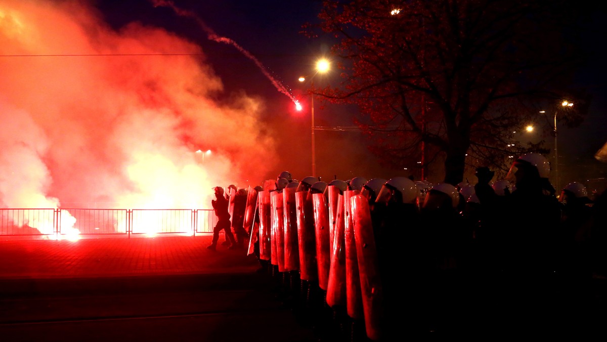 WARSZAWA MARSZ NIEPODLEGŁOŚCI 2014 NARODOWCY (zamieszki na Rondzie Waszyngtona)