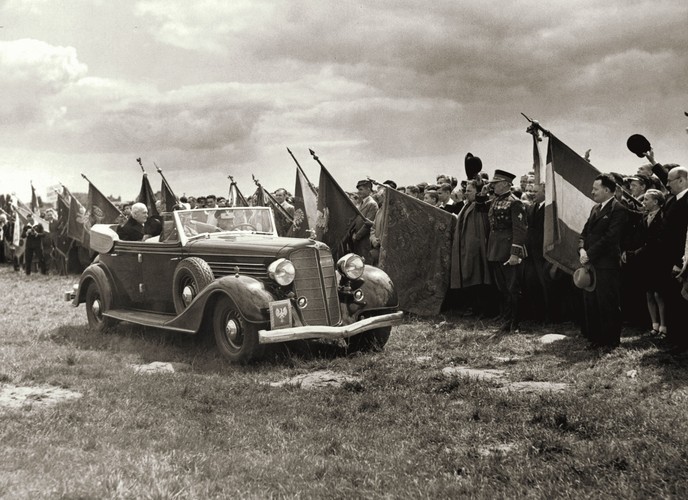 Tak motoryzowano II Rzeczpospolitą. Najlepsze FOTOGRAFIE z Narodowego Archiwum Cyfrowego