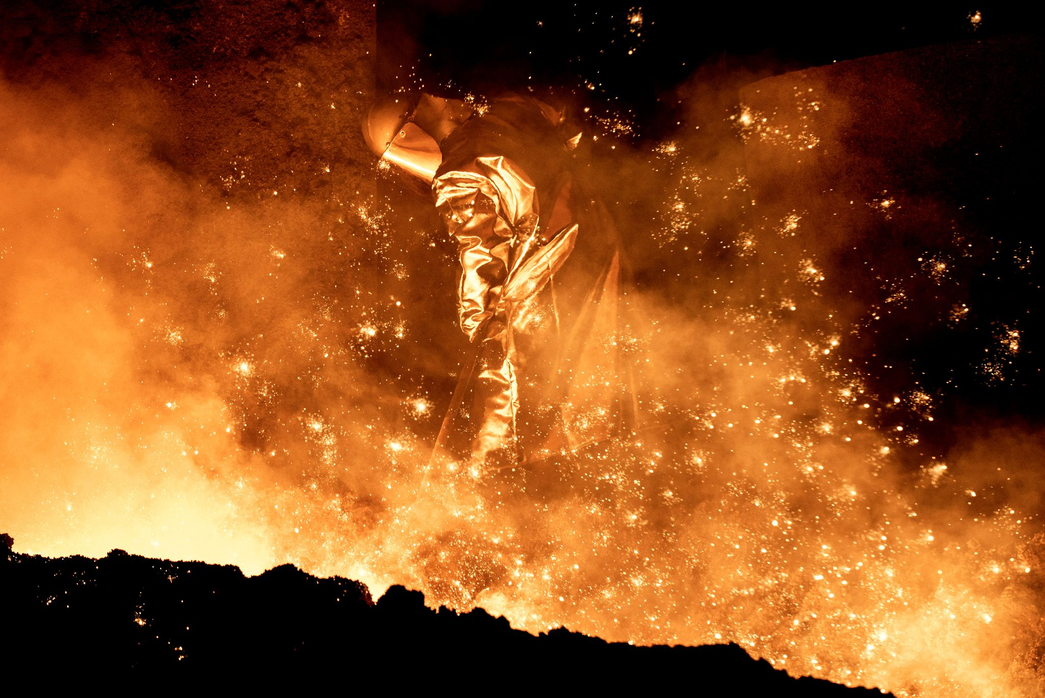 Merz beruft Stahlgipfel ein - Industrie kämpft ums Überleben