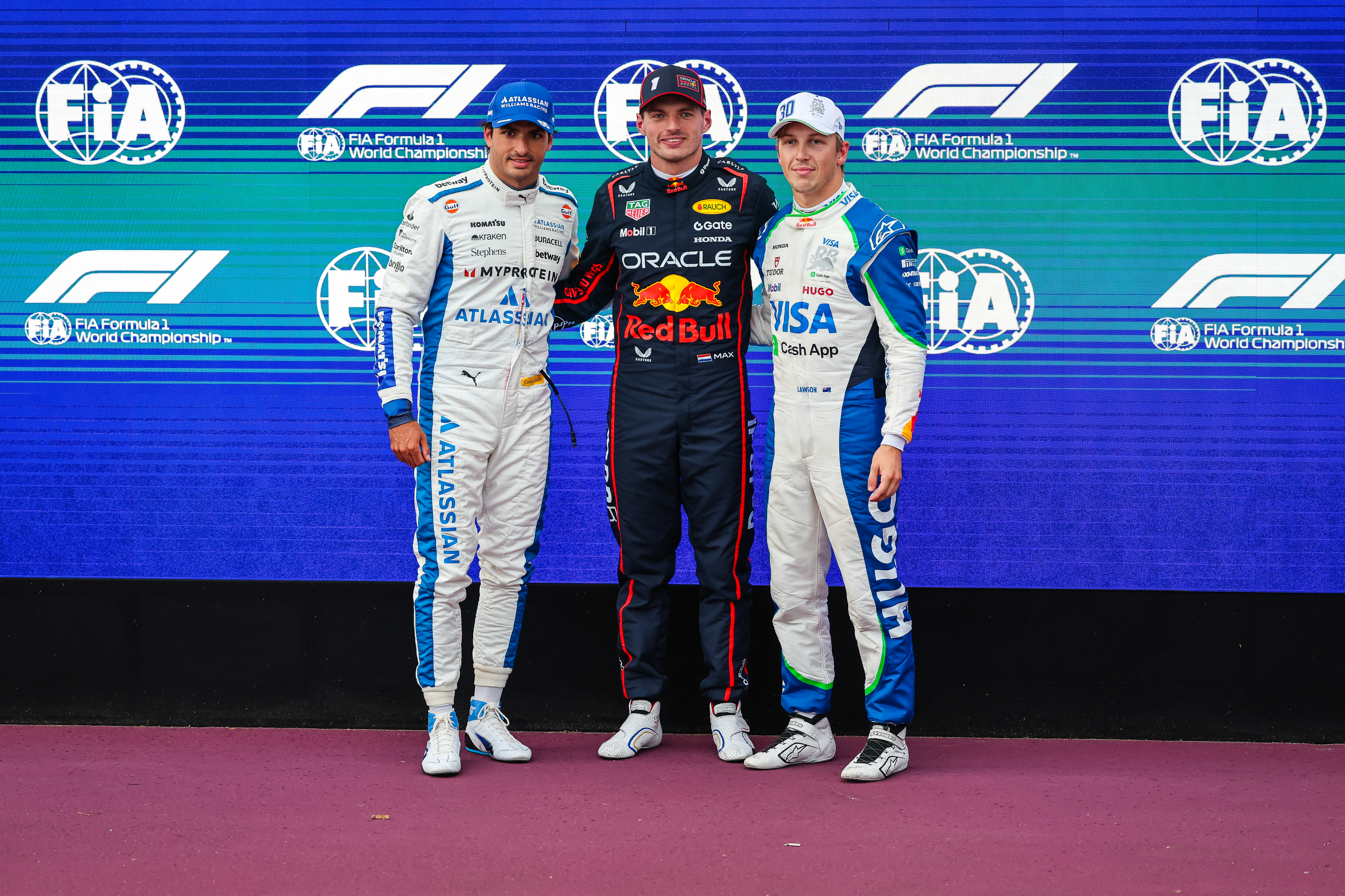 Title leader Piastri faces battle from 9th on Baku grid