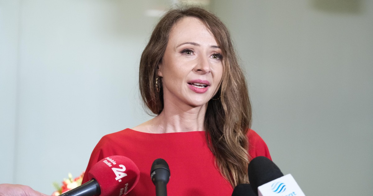 Wiek emerytalny kobiet i mężczyzn będzie zrównany? Ministra stawia sprawę jasno