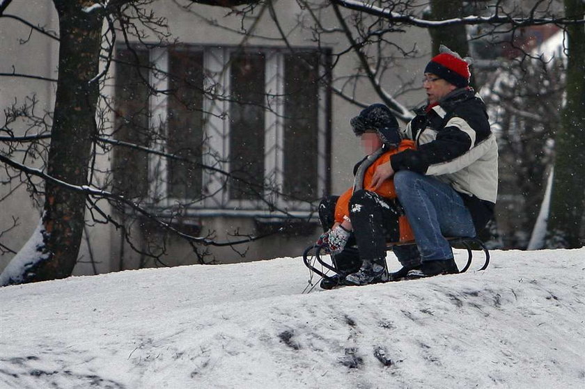 Znany prezenter zabrał dzieci na sanki