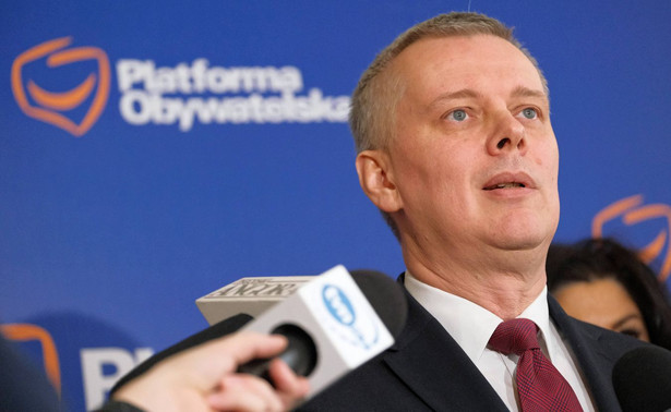 Warszawa, 24.01.2020. Wiceprzewodniczący PO Tomasz Siemoniak (C) podczas konferencji prasowej, 24 bm. w Warszawie. Konferencja dot. kandydatury posła Siemoniaka na przewodniczącego Platformy Obywatelskiej. (mm/doro) PAP/Mateusz Marek